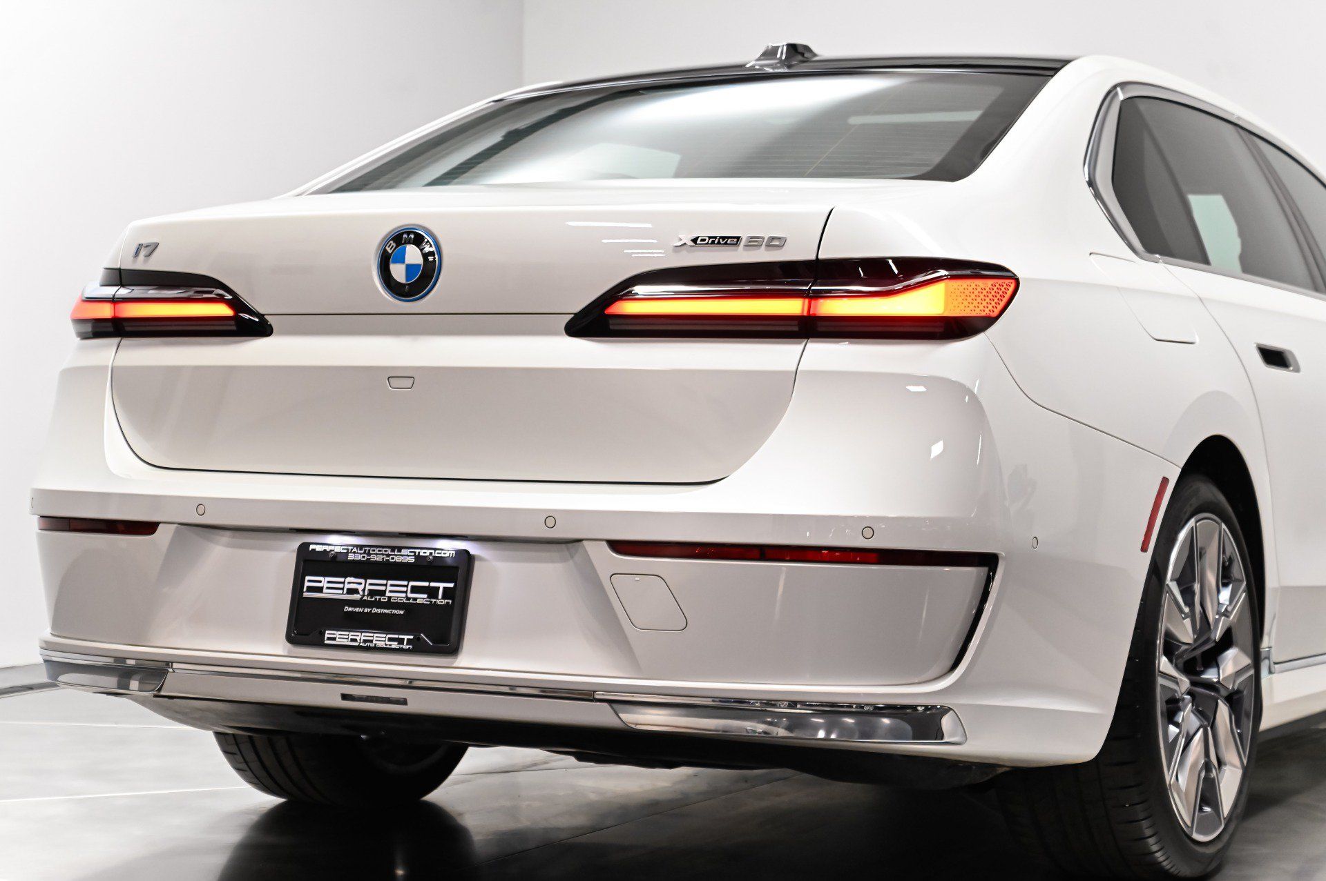 Used 2023 BMW i7 xDrive60 AWD/4WD image 40
