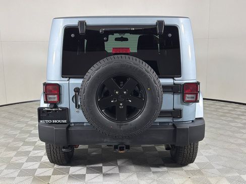 Used 2012 Jeep Wrangler Sahara AWD/4WD image 6