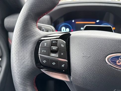 Used 2025 Ford Explorer ST-Line w/ ST-Line Street Pack image 28