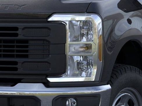 New 2026 Ford F350 XL w/ 360-Degree Camera Package AWD/4WD image 47