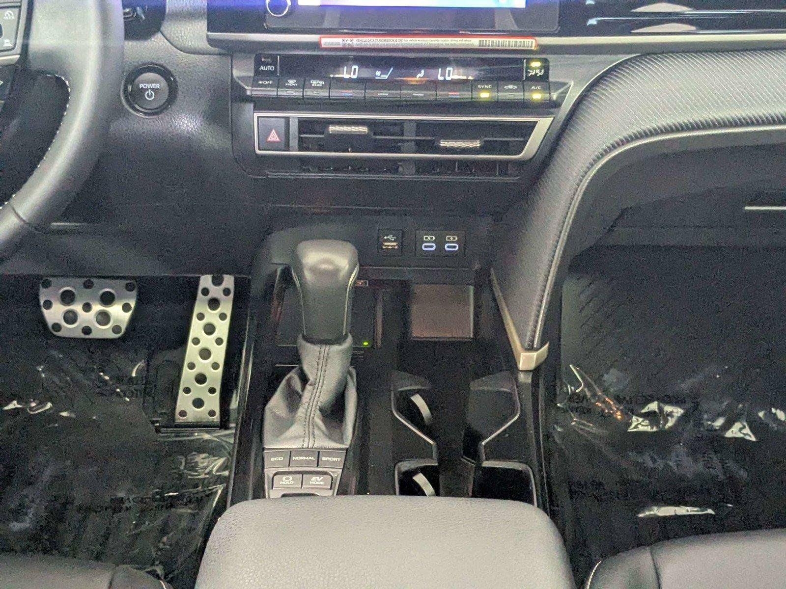 Used 2026 Toyota Camry SE FWD image 38