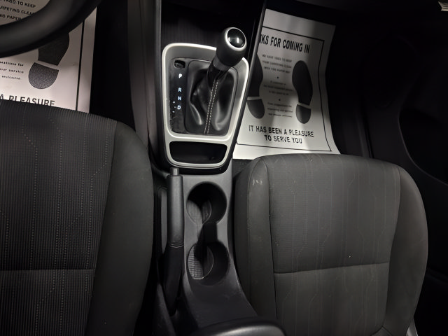 Used 2024 Hyundai Venue SE FWD image 15