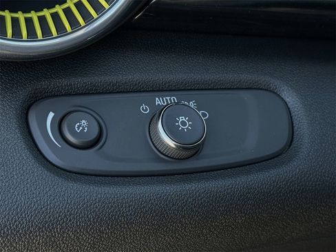 New 2026 Chevrolet Trax ACTIV w/ Sunroof Package image 22