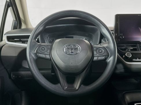 Used 2025 Toyota Corolla LE image 17