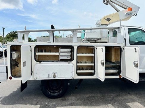 Used 2005 GMC TopKick C4500 2WD Regular Cab image 10