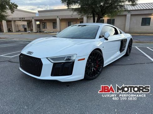 Used 2018 Audi R8 V10 w/ Carbon Exterior Package image 21