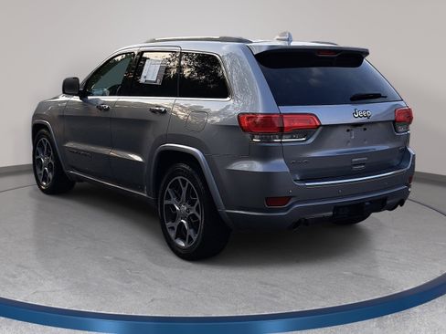 Used 2019 Jeep Grand Cherokee Overland AWD/4WD image 7