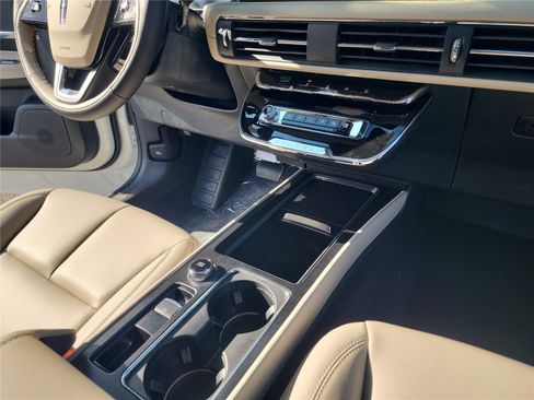 New 2026 Lincoln Corsair Premiere FWD image 25