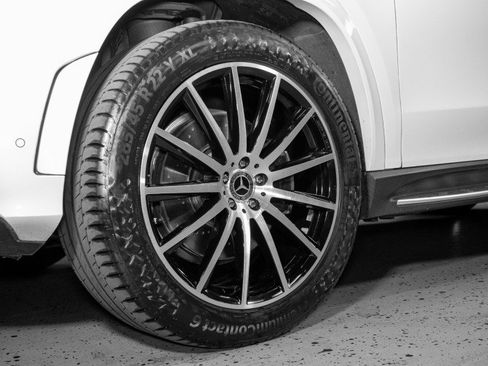 Certified 2023 Mercedes-Benz GLS 450 4MATIC image 32