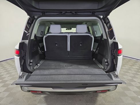 Used 2024 Rivian R1S Adventure AWD/4WD image 15