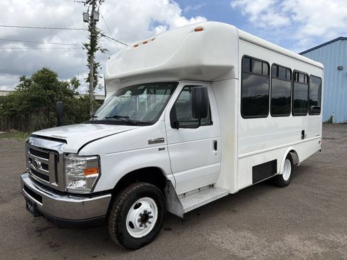 Used 2018 Ford E-350 and Econoline 350 Super Duty w/ Shuttle Bus Prep Package RWD image 2
