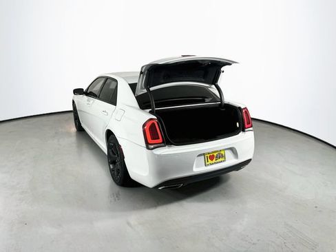 Used 2022 Chrysler 300 Touring w/ Sport Appearance Package RWD image 24