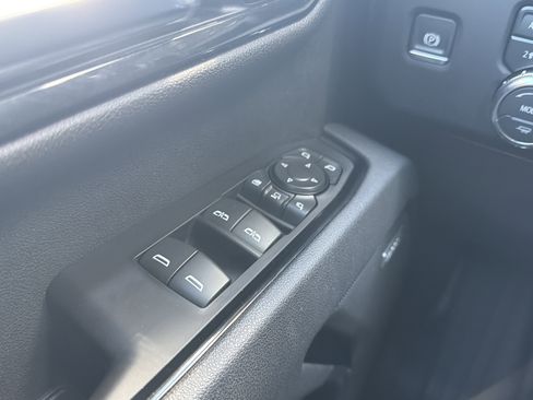 Used 2025 GMC Sierra 2500 AT4 w/ AT4 Premium Plus Package AWD/4WD image 23