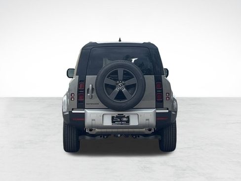 Used 2025 Land Rover Defender 110 S image 9