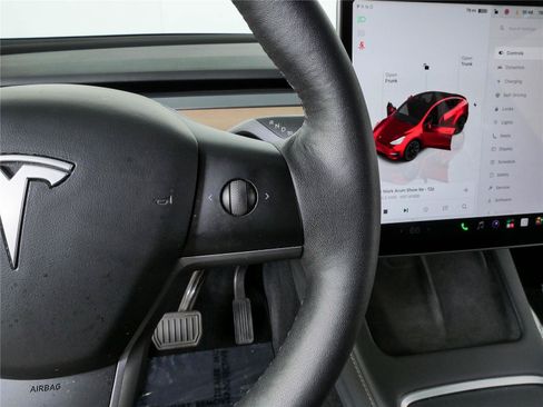 Used 2023 Tesla Model Y Long Range AWD/4WD image 10