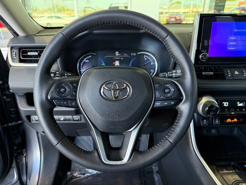 Used 2023 Toyota RAV4 XLE Premium image 29