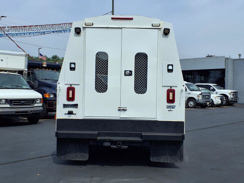 Used 2018 Ford F550 4x4 Regular Cab Super Duty image 15