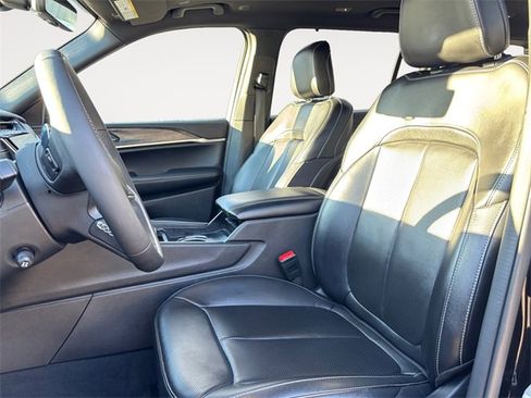 Used 2024 Jeep Grand Cherokee L Limited w/ Luxury Tech Group II image 9