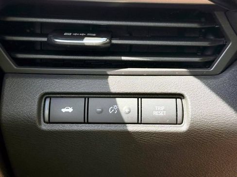 Used 2024 Nissan Altima 2.5 SV FWD image 21