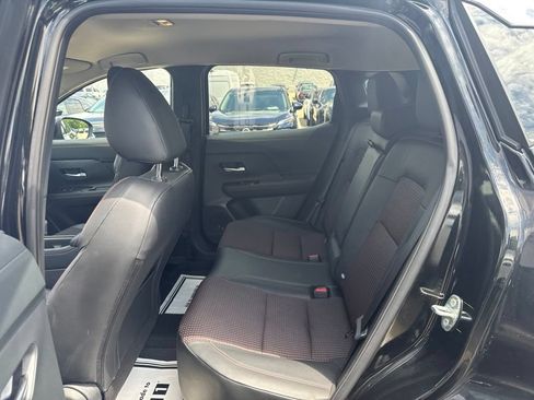 Used 2025 Nissan Kicks SR AWD/4WD image 21