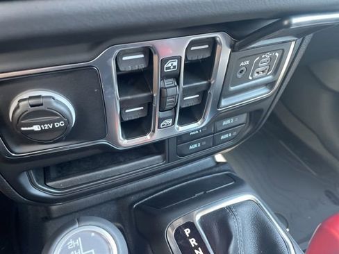 Used 2025 Jeep Gladiator Sport AWD/4WD image 21