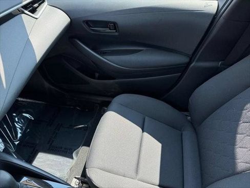 Used 2025 Toyota Corolla LE w/ LE Premium Package FWD image 60