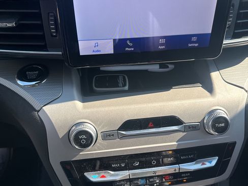 Used 2024 Ford Explorer XLT w/ Equipment Group 202A image 11