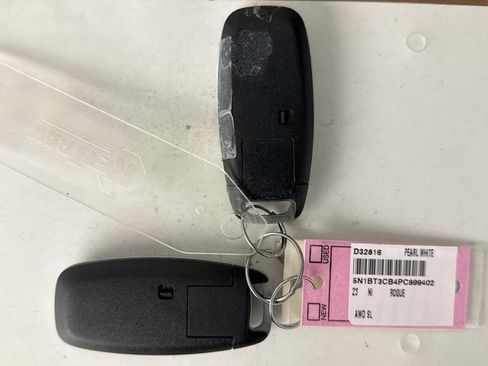 Used 2023 Nissan Rogue SL w/ SL Premium Package AWD/4WD image 22