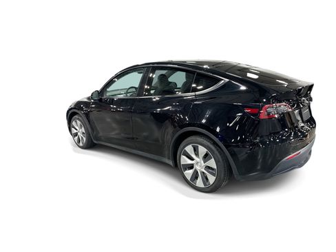 Certified 2023 Tesla Model Y Long Range AWD/4WD image 3