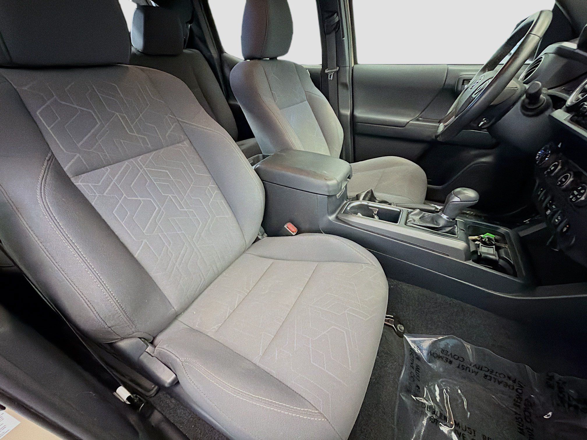 Used 2019 Toyota Tacoma TRD Off-Road w/ Technology Package AWD/4WD image 15