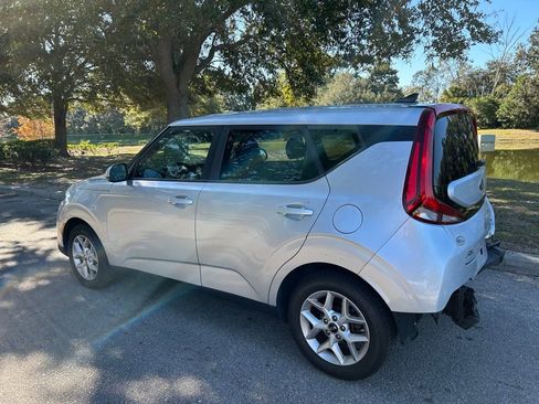 Used 2020 Kia Soul S image 3