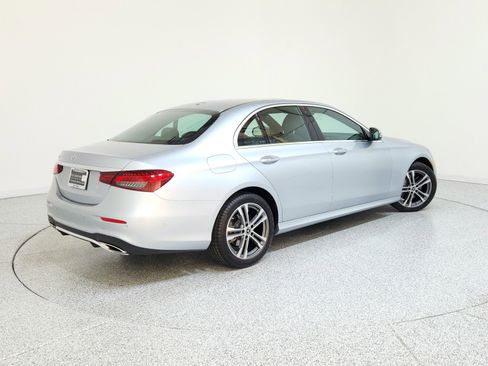 Used 2023 Mercedes-Benz E 350 Sedan image 3