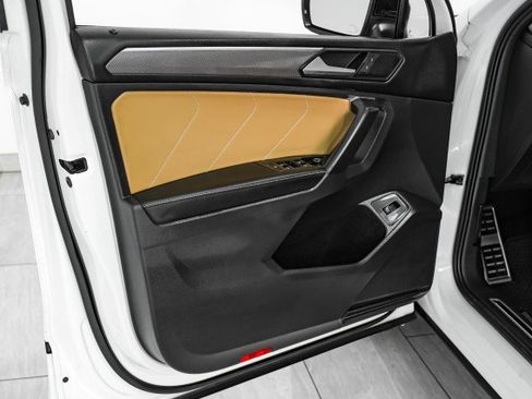 Used 2022 Volkswagen Tiguan SE R-Line image 37