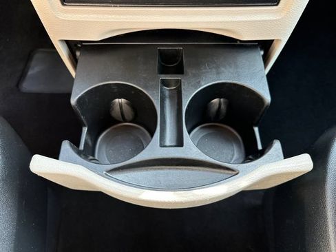 Used 2019 Dodge Grand Caravan SE FWD image 33