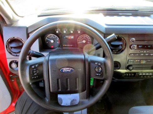 Used 2016 Ford F550 4x4 Regular Cab Super Duty image 15