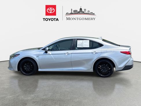 Used 2025 Toyota Camry LE image 6