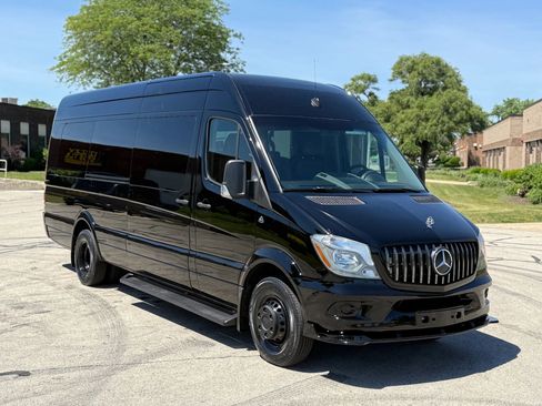 Used 2016 Mercedes-Benz Sprinter 3500 image 1