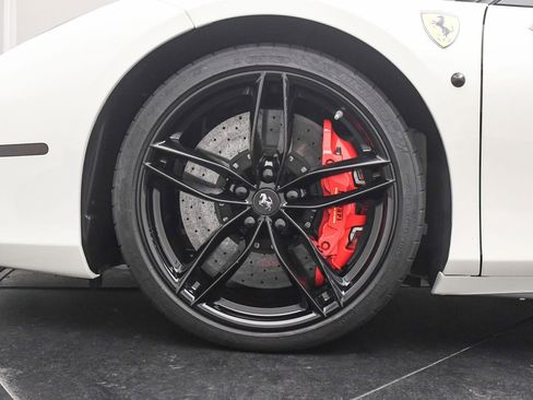 Used 2016 Ferrari 488 GTB image 31
