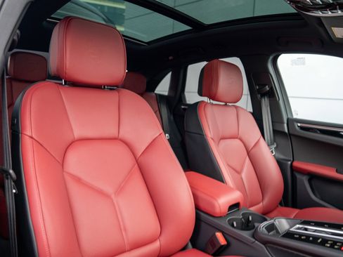 New 2026 Porsche Macan Turbo AWD/4WD image 28
