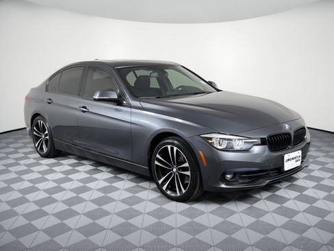 Used 2018 BMW 330i Sedan w/ Convenience Package RWD image 7