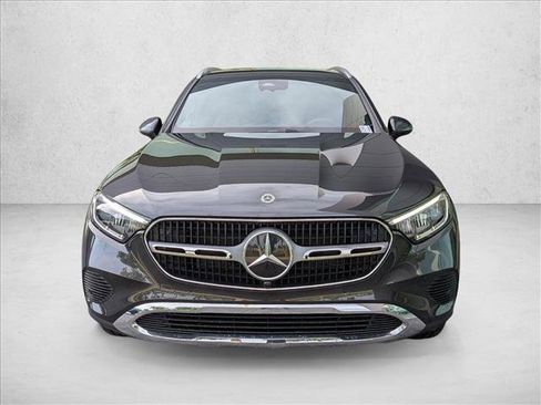 Used 2025 Mercedes-Benz GLC 300 image 2