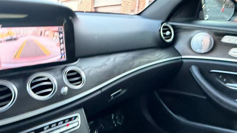 Used 2018 Mercedes-Benz E 300 image 39