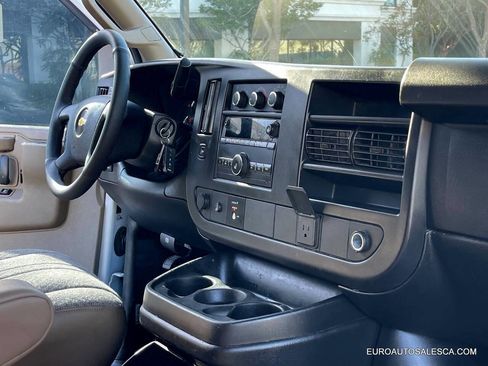 Used 2017 Chevrolet Express 2500 image 28