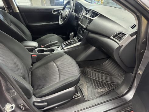 Used 2019 Nissan Sentra SR FWD image 12
