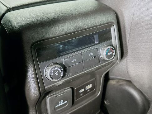 Used 2023 GMC Acadia SLE w/ Driver Convenience Package image 32