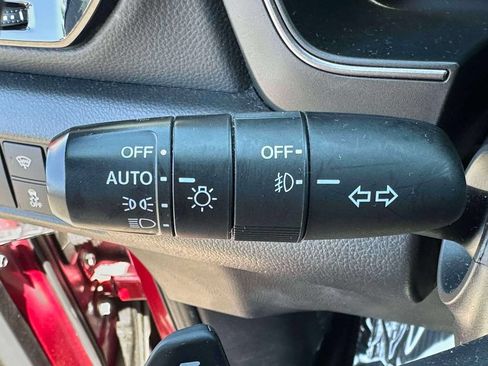 Used 2023 Honda Pilot TrailSport image 22