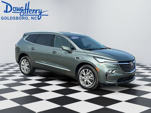 Used 2024 Buick Enclave Essence w/ Experience Buick Package FWD image 7