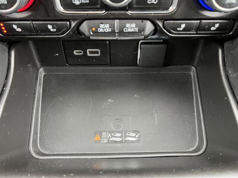 Certified 2023 Chevrolet Suburban RST image 27