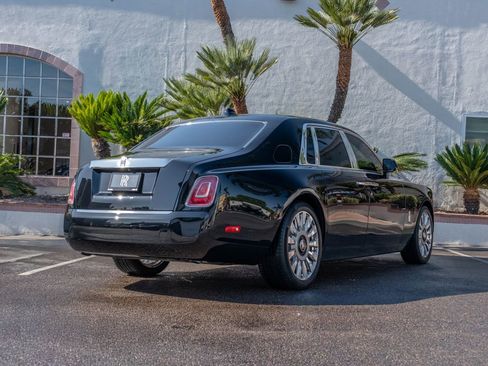 Used 2019 Rolls-Royce Phantom Sedan RWD image 2