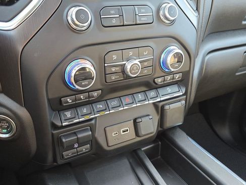 Used 2022 GMC Sierra 2500 AT4 w/ AT4 Premium Plus Package image 31